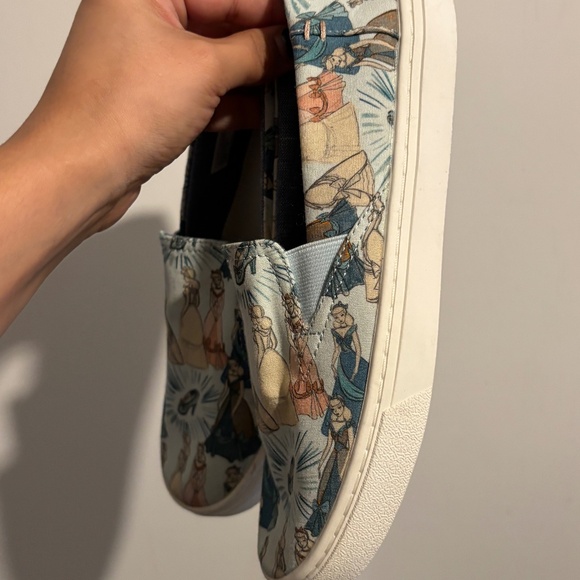 TOMS X Disney Classic Blue Cinderella Printed Canvas Shoes - Picture 6 of 6